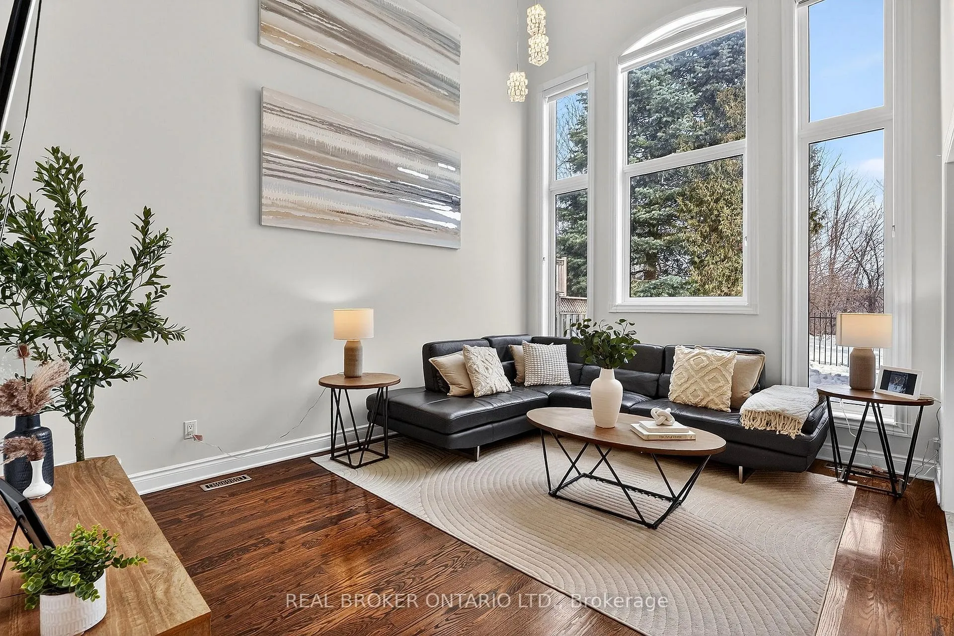 Photo 4 of 67 Summer Valley Drive, Brampton, Snelgrove — HOMEH