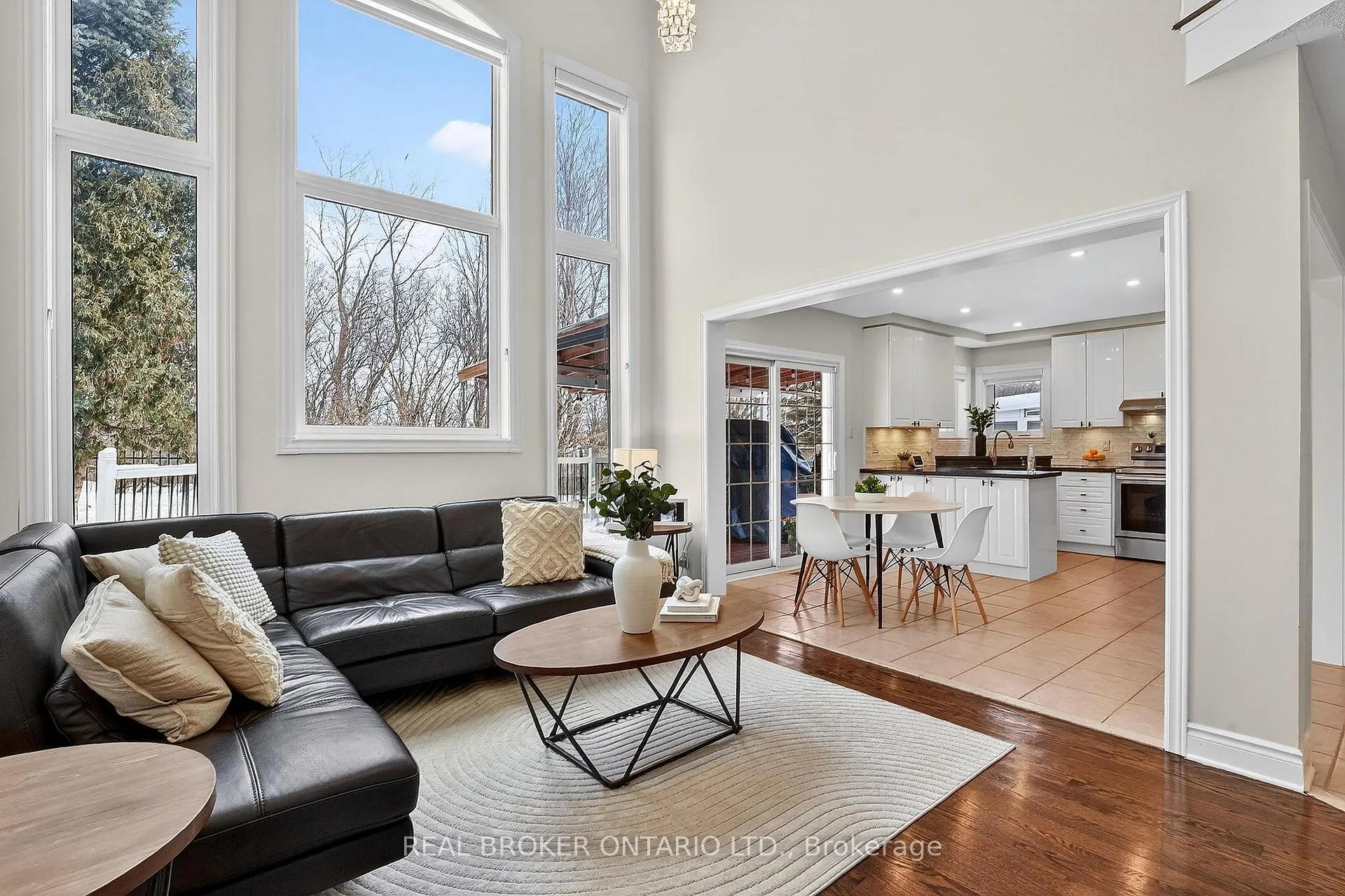 Photo 17 of 67 Summer Valley Drive, Brampton, Snelgrove — HOMEH