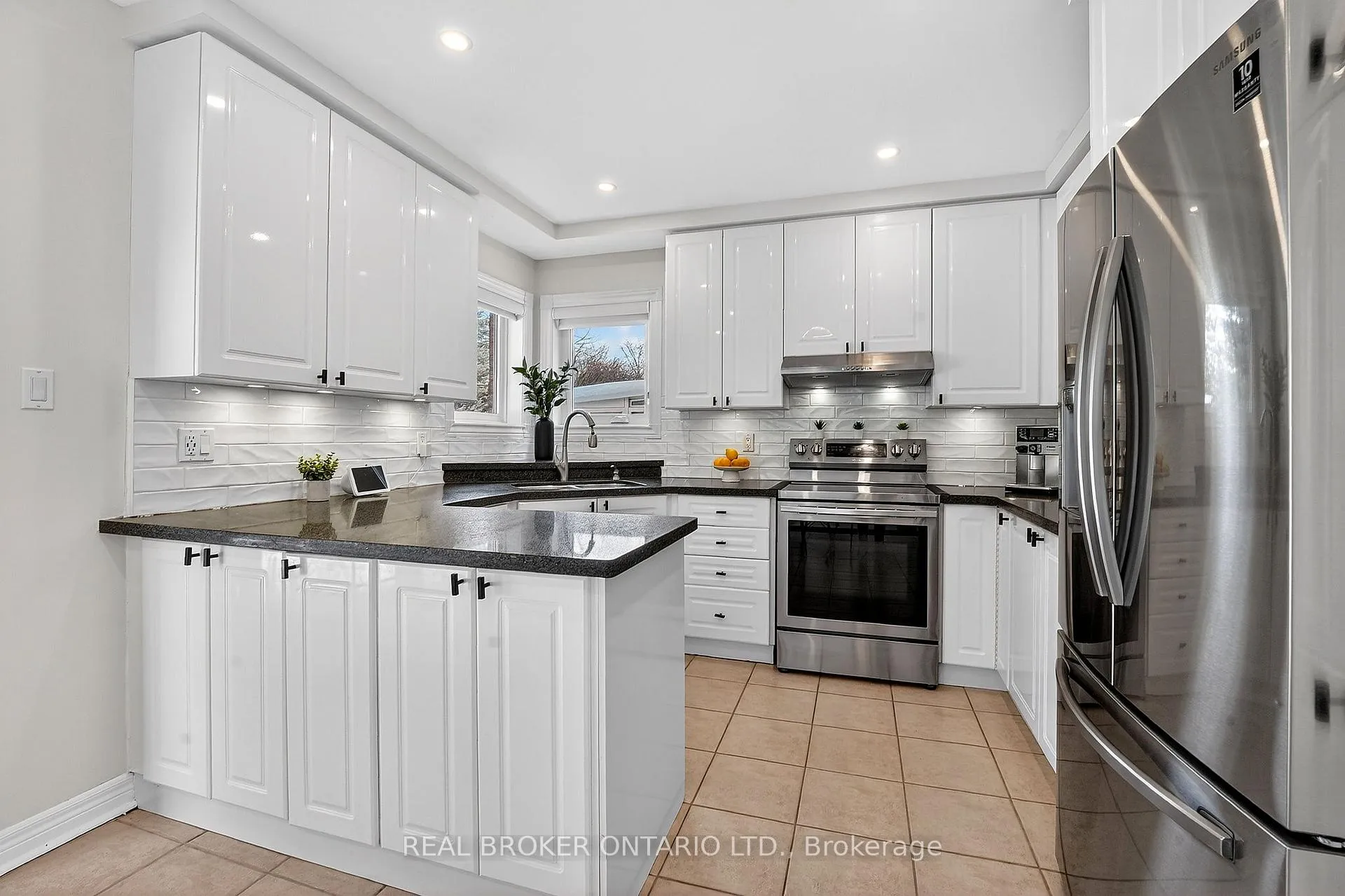 Photo 19 of 67 Summer Valley Drive, Brampton, Snelgrove — HOMEH