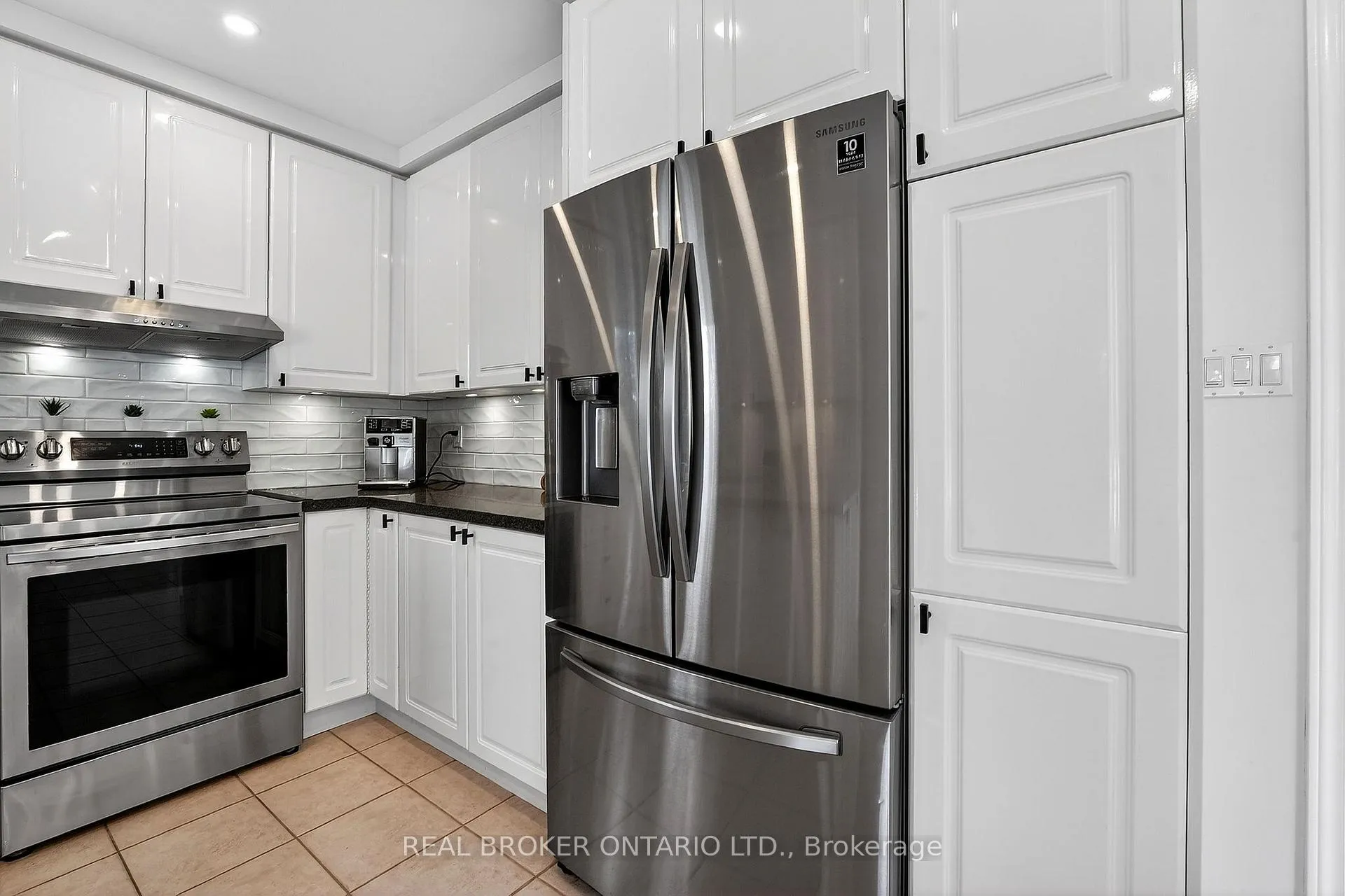 Photo 20 of 67 Summer Valley Drive, Brampton, Snelgrove — HOMEH