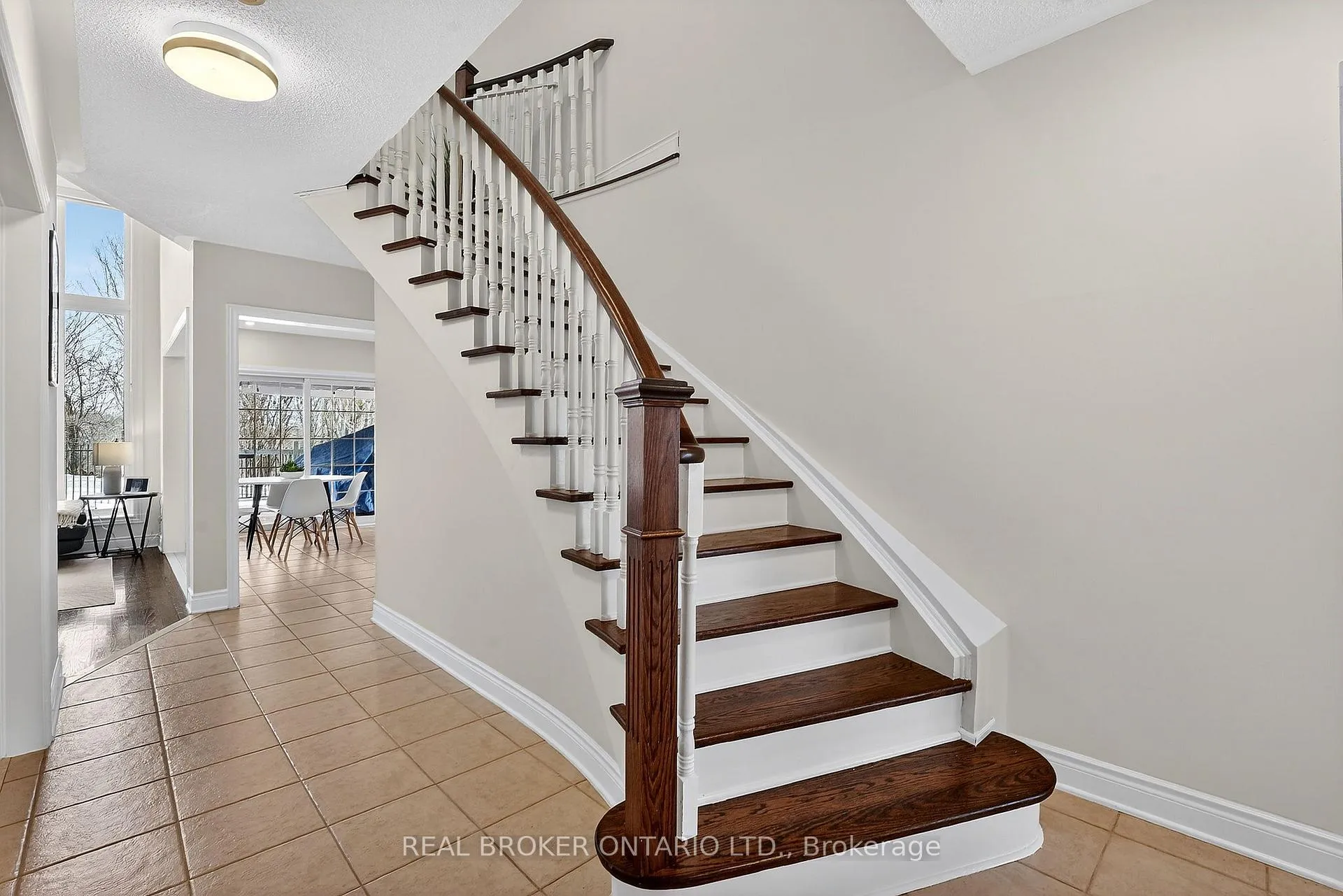 Photo 23 of 67 Summer Valley Drive, Brampton, Snelgrove — HOMEH