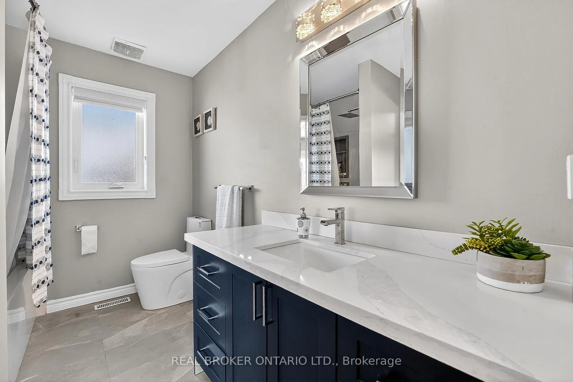 Photo 35 of 67 Summer Valley Drive, Brampton, Snelgrove — HOMEH