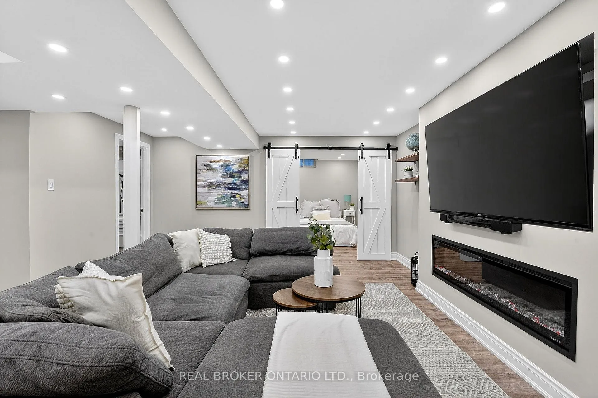 Photo 40 of 67 Summer Valley Drive, Brampton, Snelgrove — HOMEH
