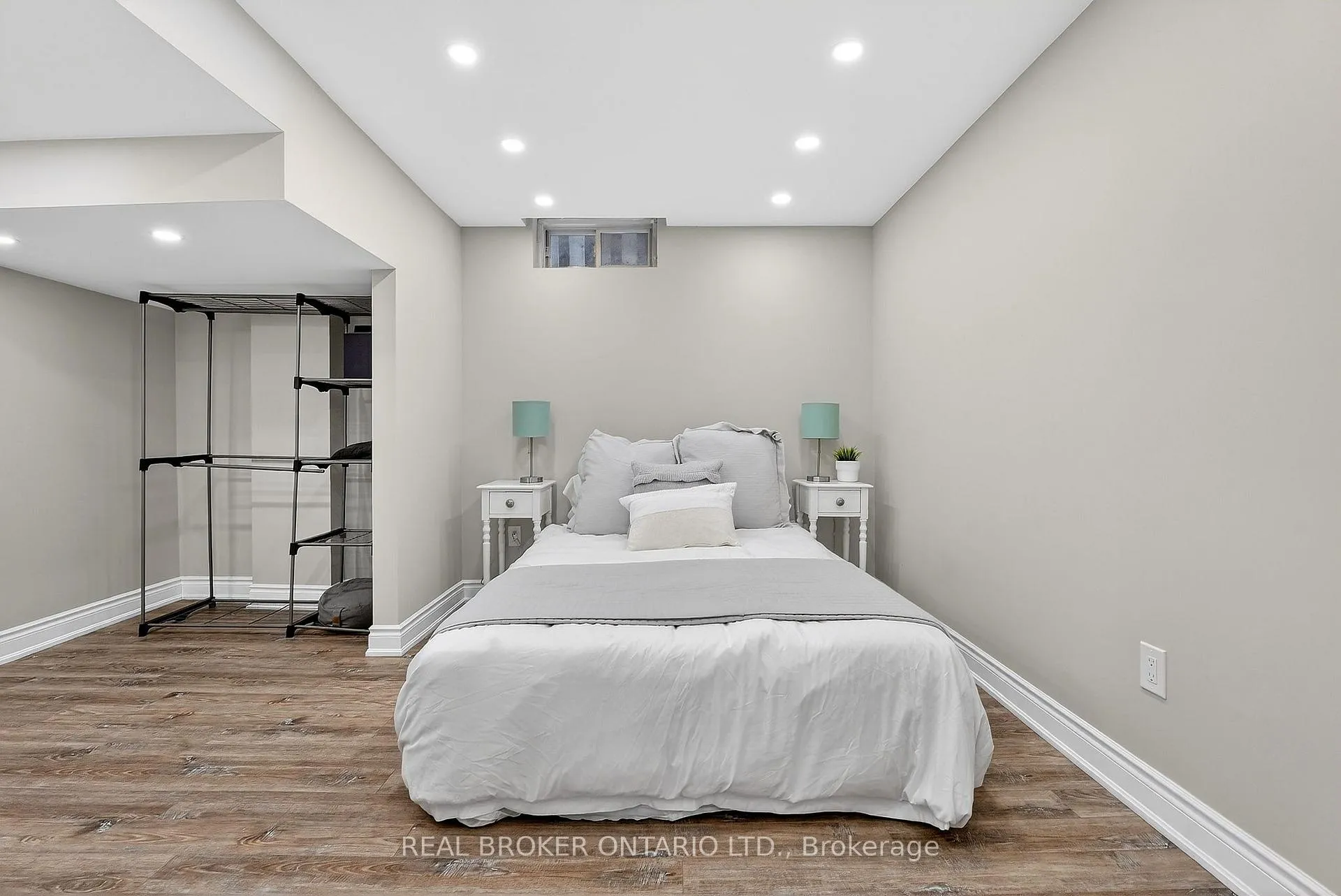 Photo 41 of 67 Summer Valley Drive, Brampton, Snelgrove — HOMEH