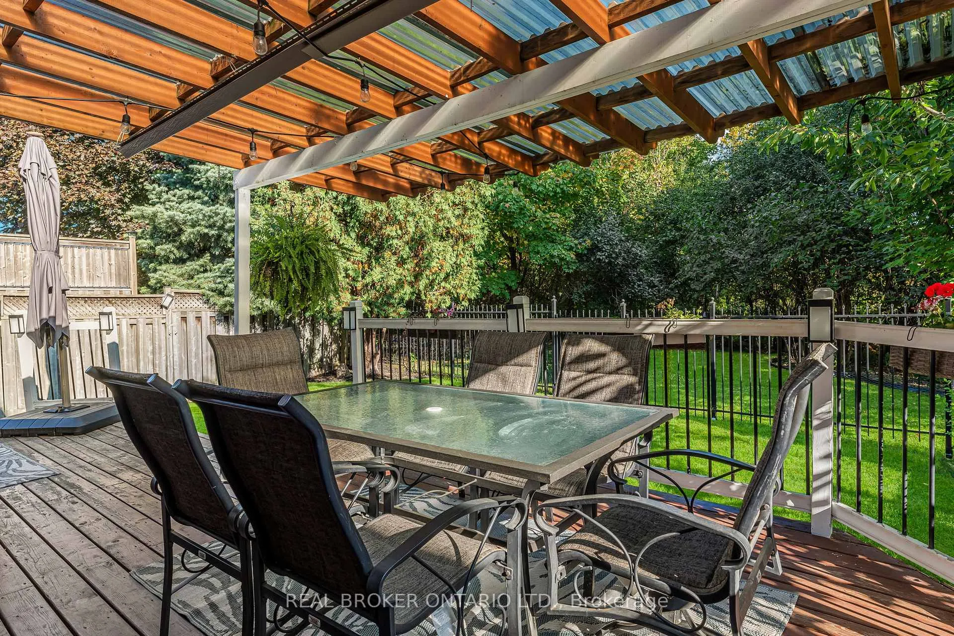 Photo 46 of 67 Summer Valley Drive, Brampton, Snelgrove — HOMEH