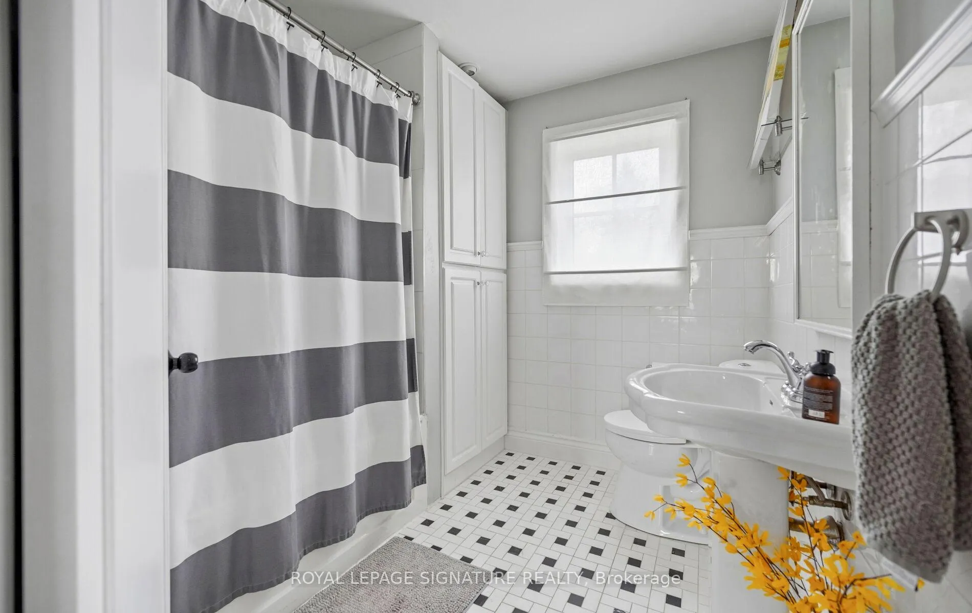 Photo 31 of 773 Masson Street, Oshawa, Centennial — HOMEH