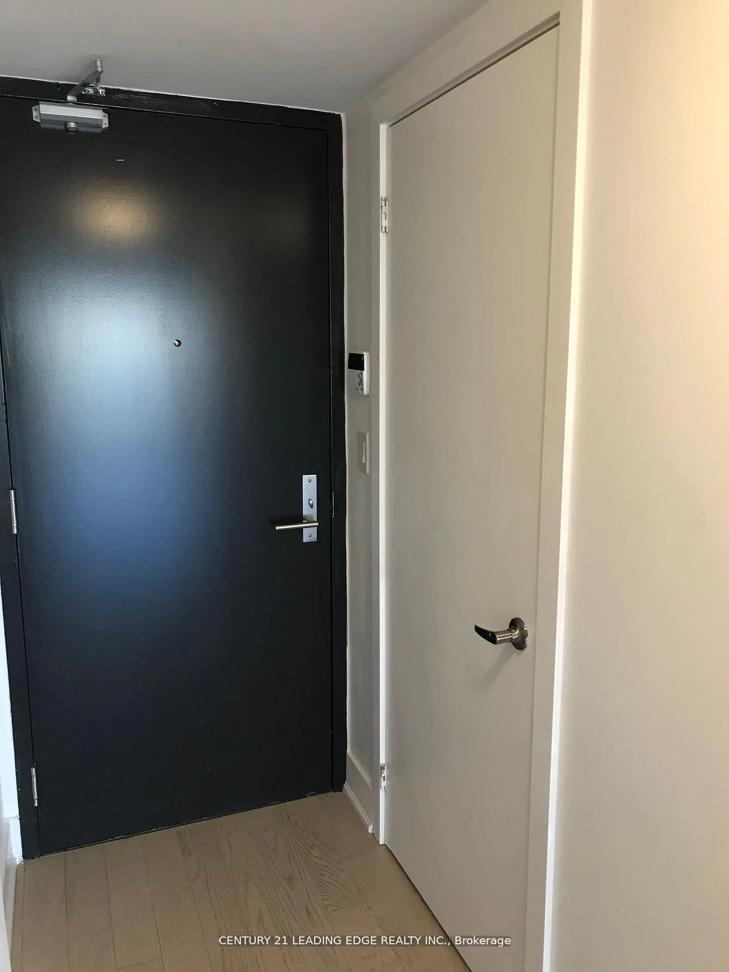 Photo 7 of Unit 2209, 955 Bay Street, Toronto, Bay Street Corridor — HOMEH
