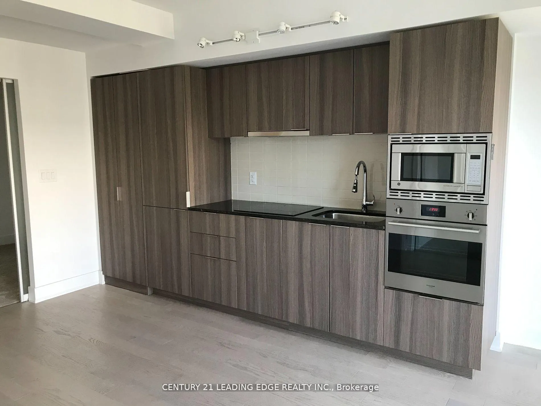 Photo 10 of Unit 2209, 955 Bay Street, Toronto, Bay Street Corridor — HOMEH