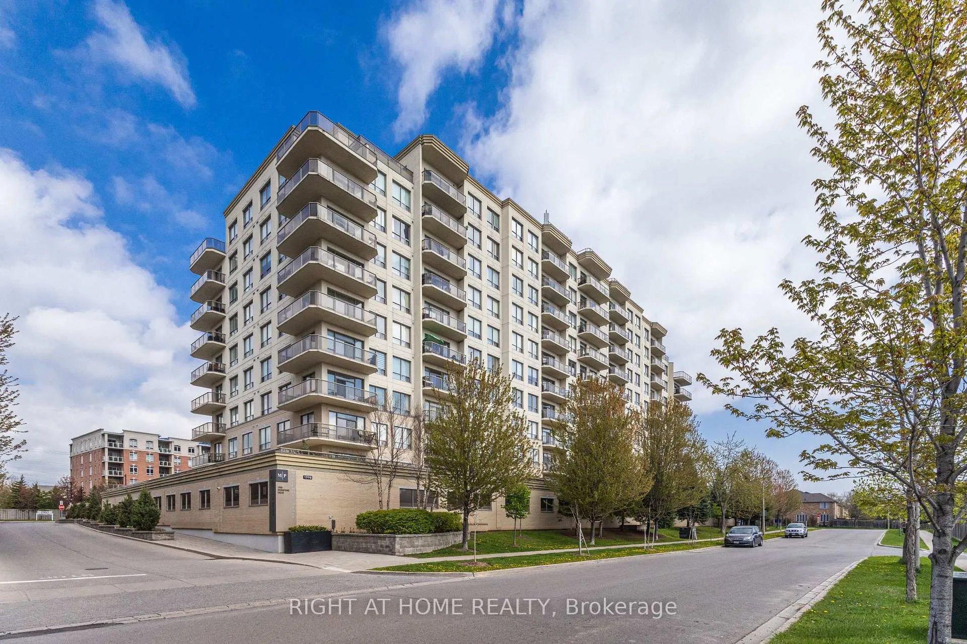 Photo 3 of Unit 709, 1998 Ironstone Drive, Burlington, Uptown — HOMEH