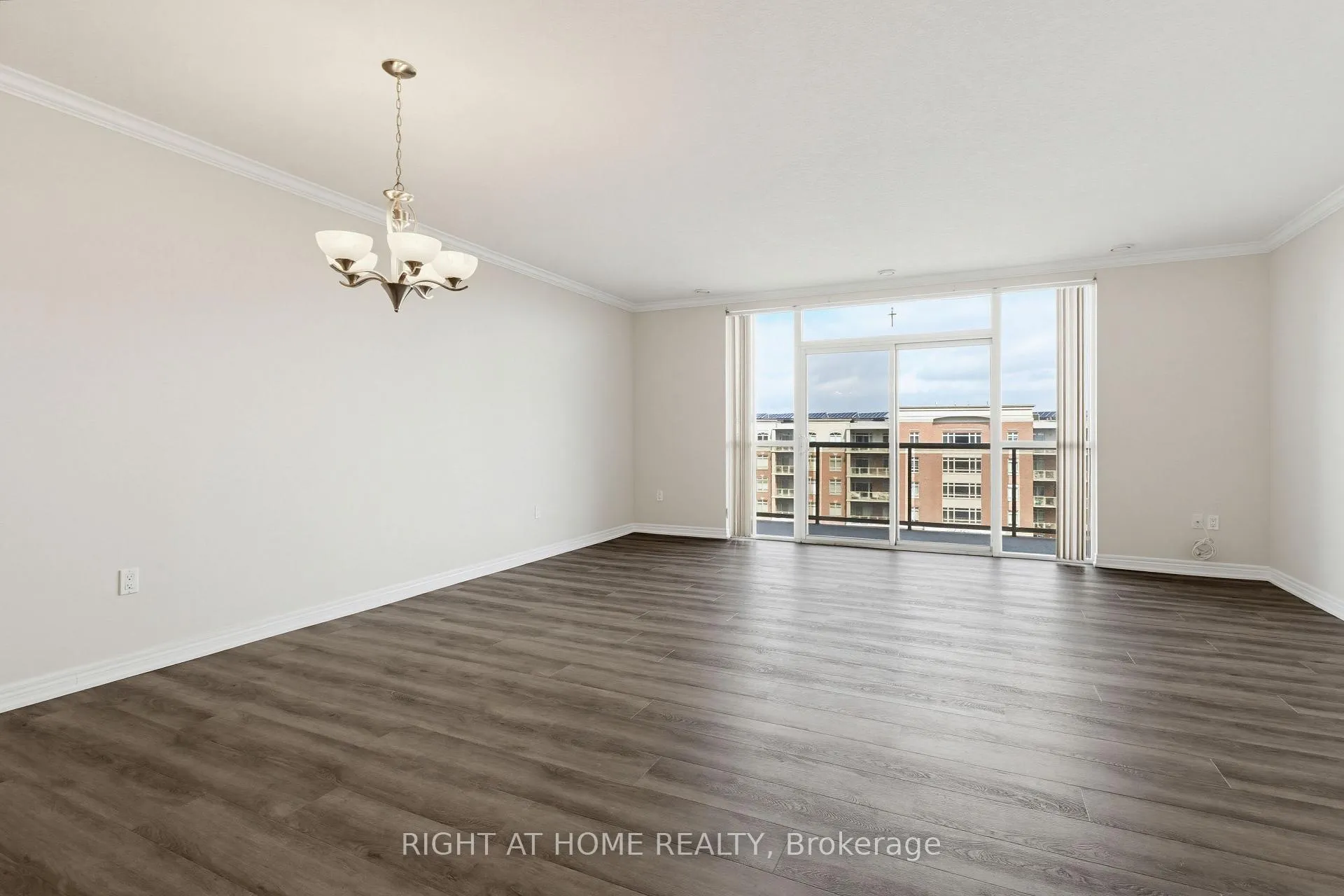 Photo 19 of Unit 709, 1998 Ironstone Drive, Burlington, Uptown — HOMEH