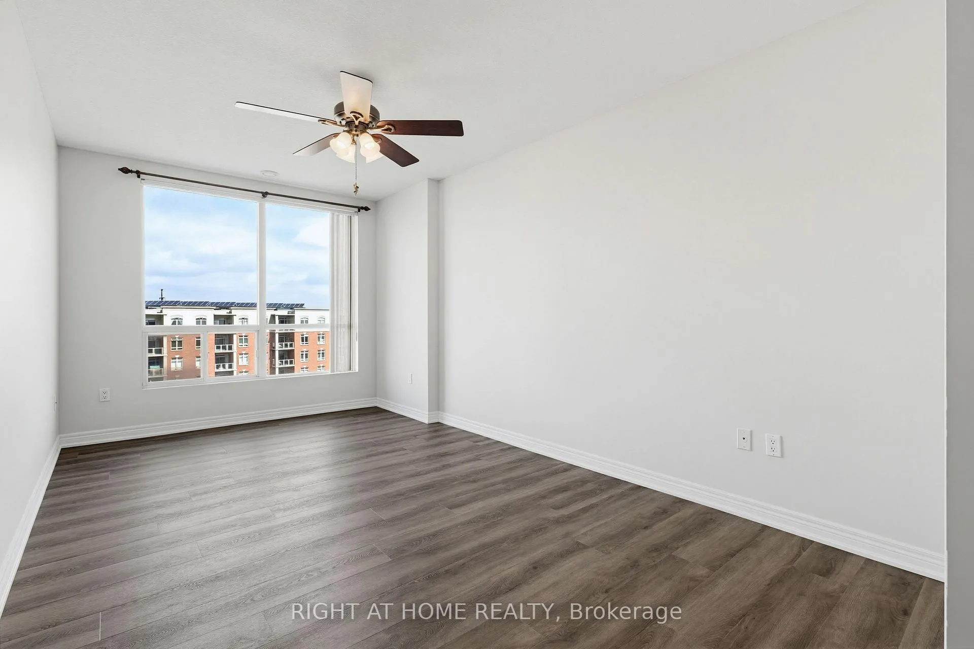Photo 21 of Unit 709, 1998 Ironstone Drive, Burlington, Uptown — HOMEH