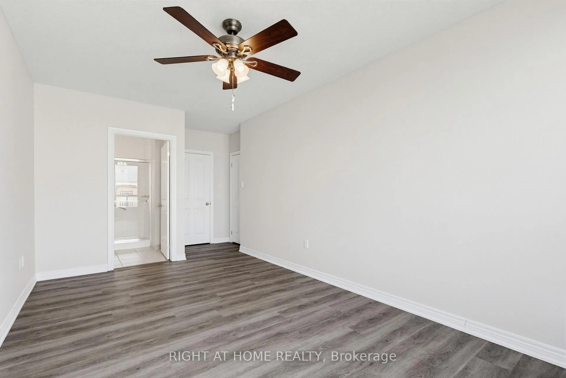 Photo 23 of Unit 709, 1998 Ironstone Drive, Burlington, Uptown — HOMEH