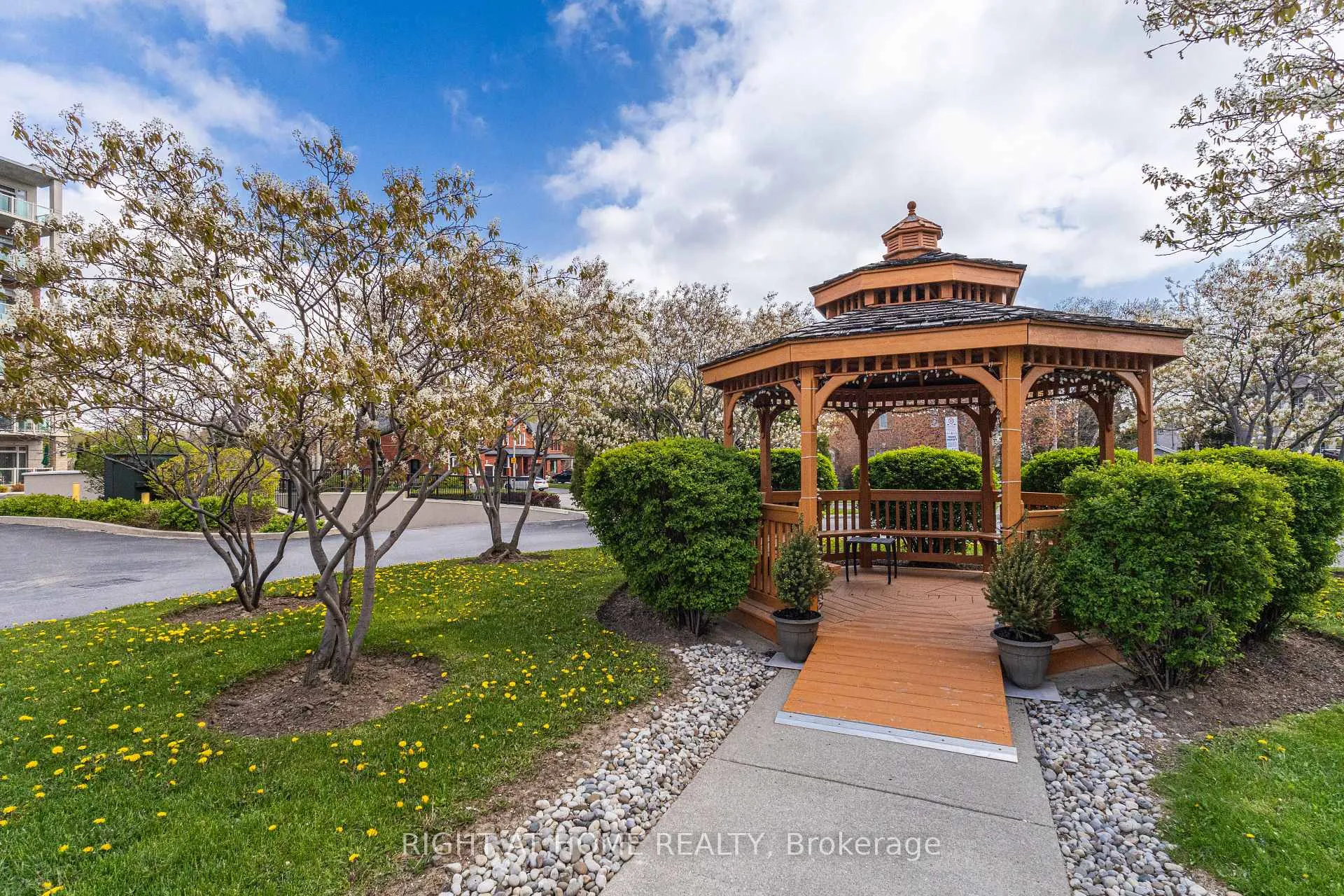 Photo 38 of Unit 709, 1998 Ironstone Drive, Burlington, Uptown — HOMEH