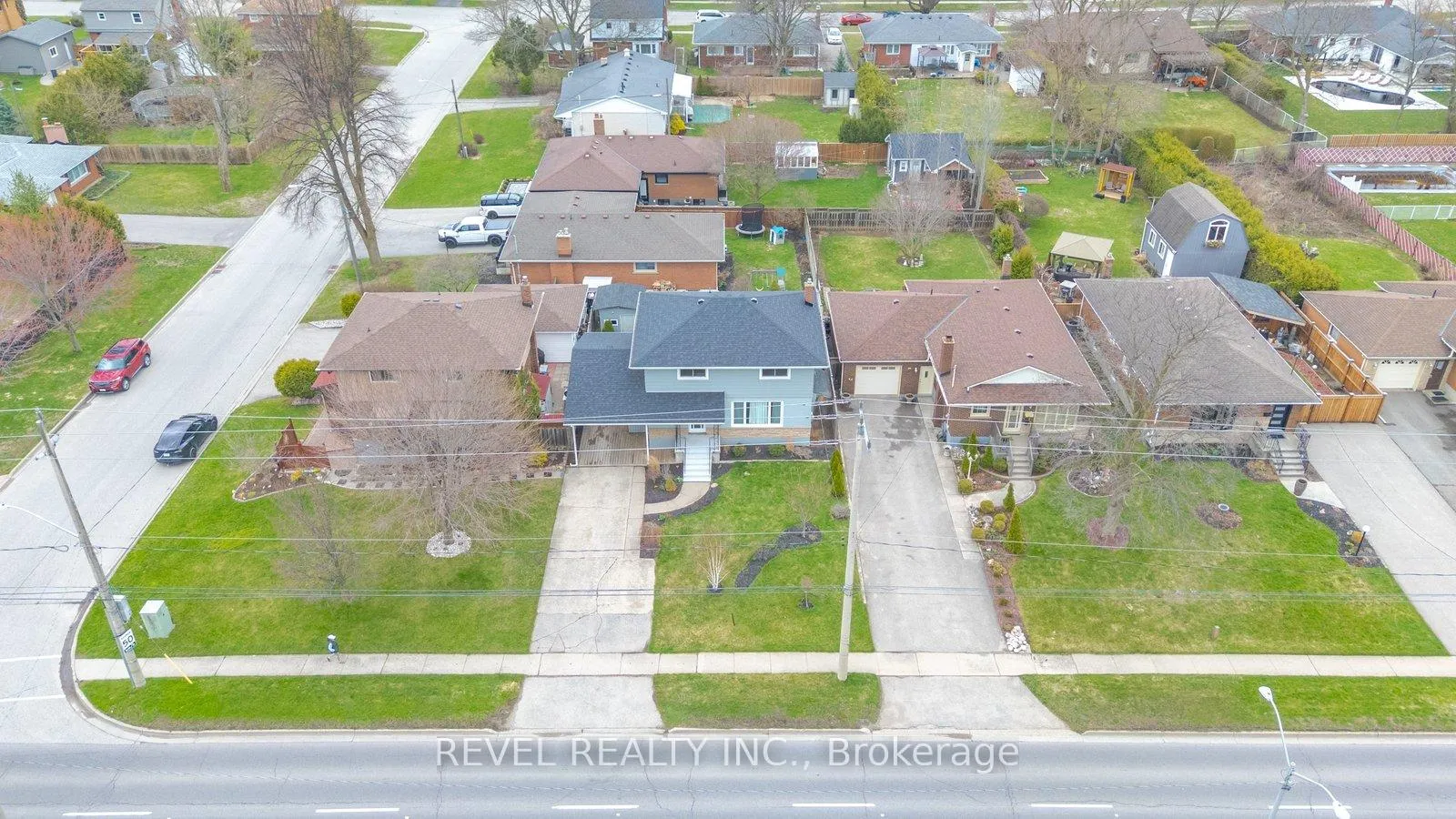 Photo 5 of 22 Paris Road, Brantford, Henderson-Sky Acres — HOMEH