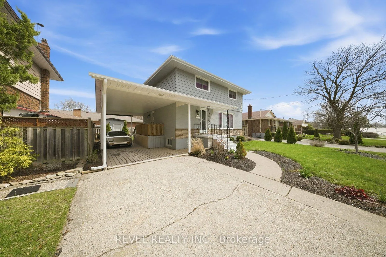 Photo 9 of 22 Paris Road, Brantford, Henderson-Sky Acres — HOMEH