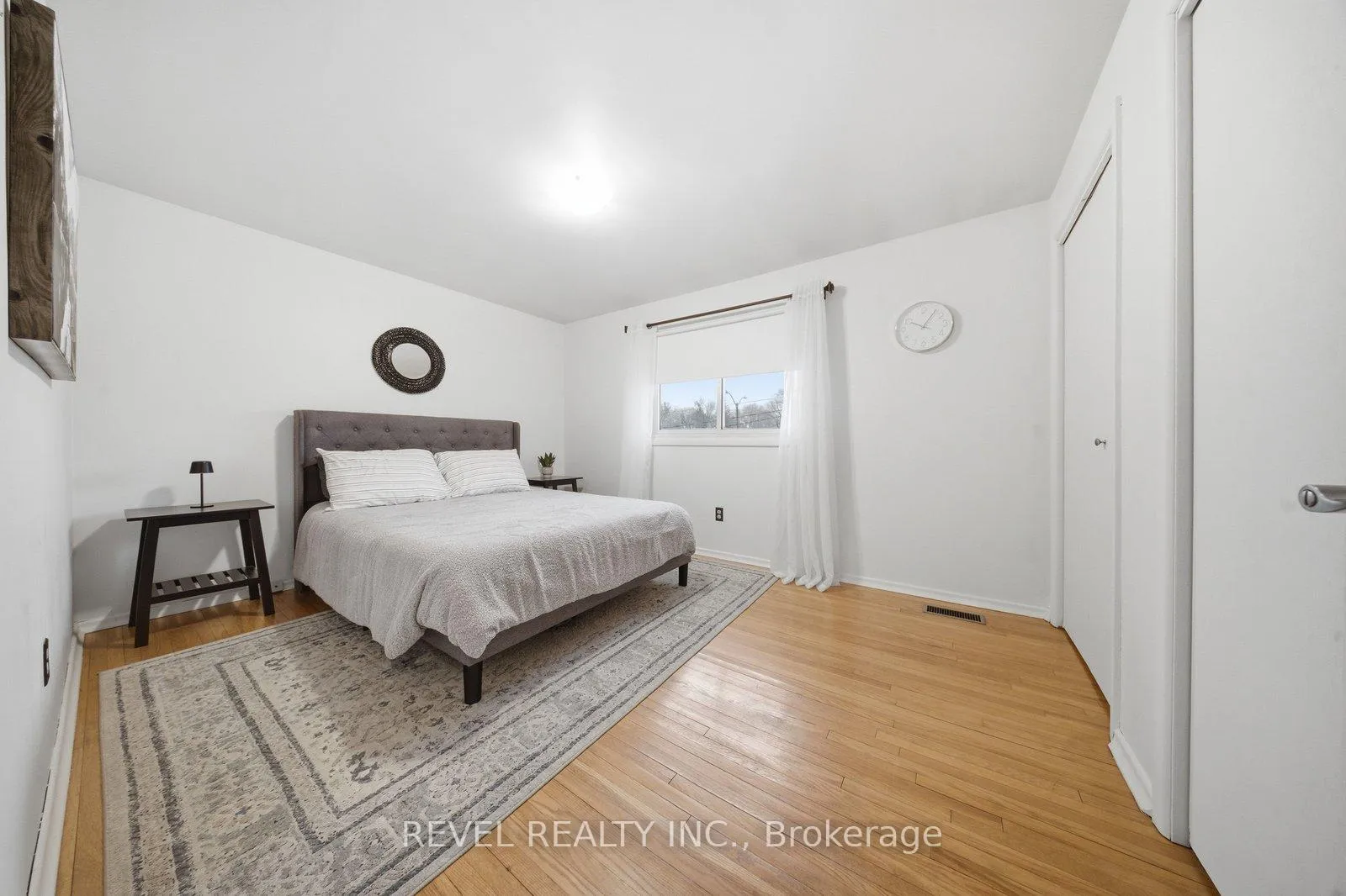 Photo 29 of 22 Paris Road, Brantford, Henderson-Sky Acres — HOMEH