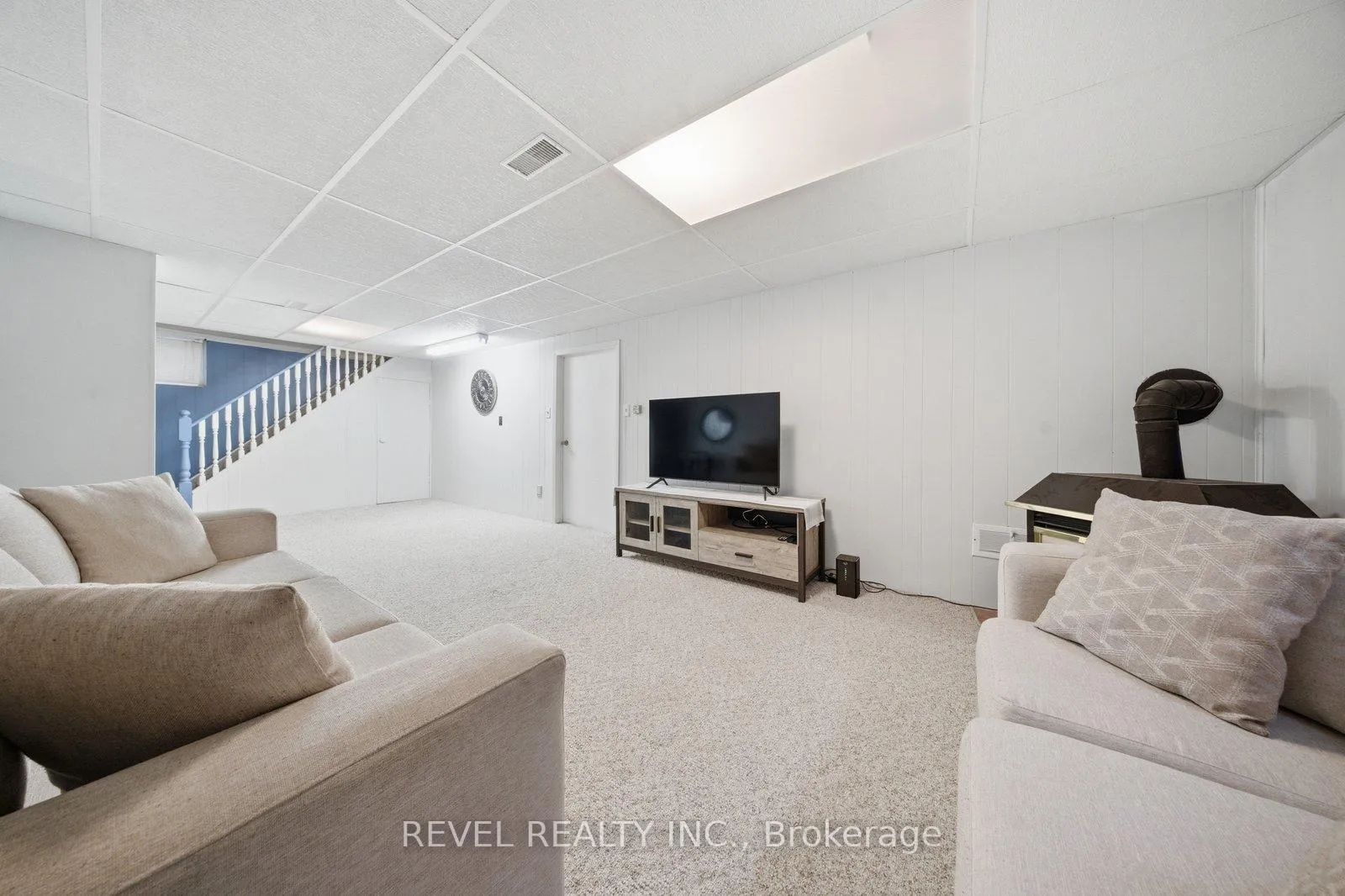 Photo 33 of 22 Paris Road, Brantford, Henderson-Sky Acres — HOMEH