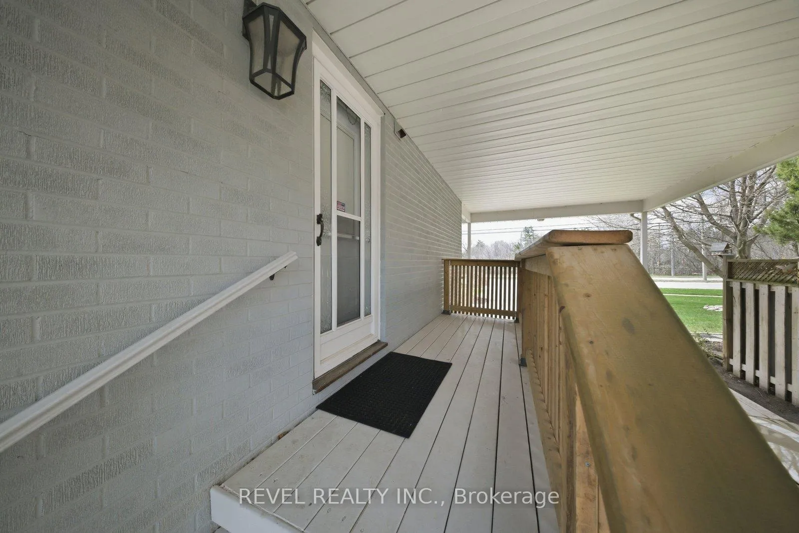 Photo 36 of 22 Paris Road, Brantford, Henderson-Sky Acres — HOMEH