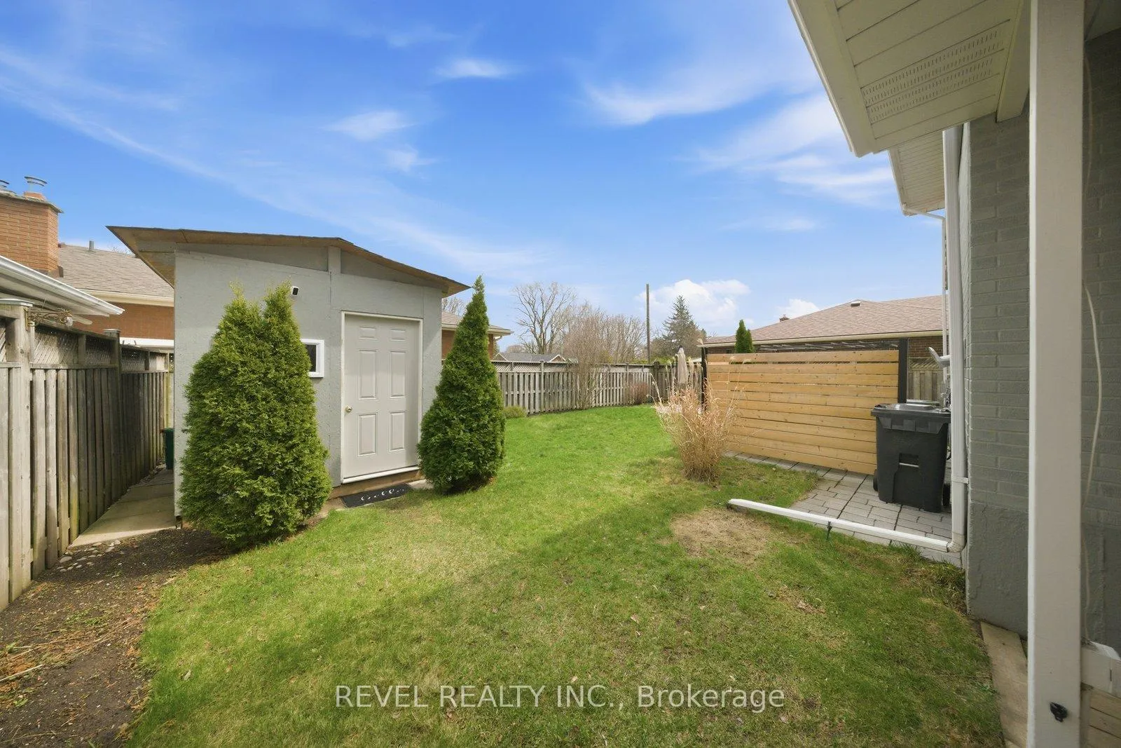 Photo 39 of 22 Paris Road, Brantford, Henderson-Sky Acres — HOMEH