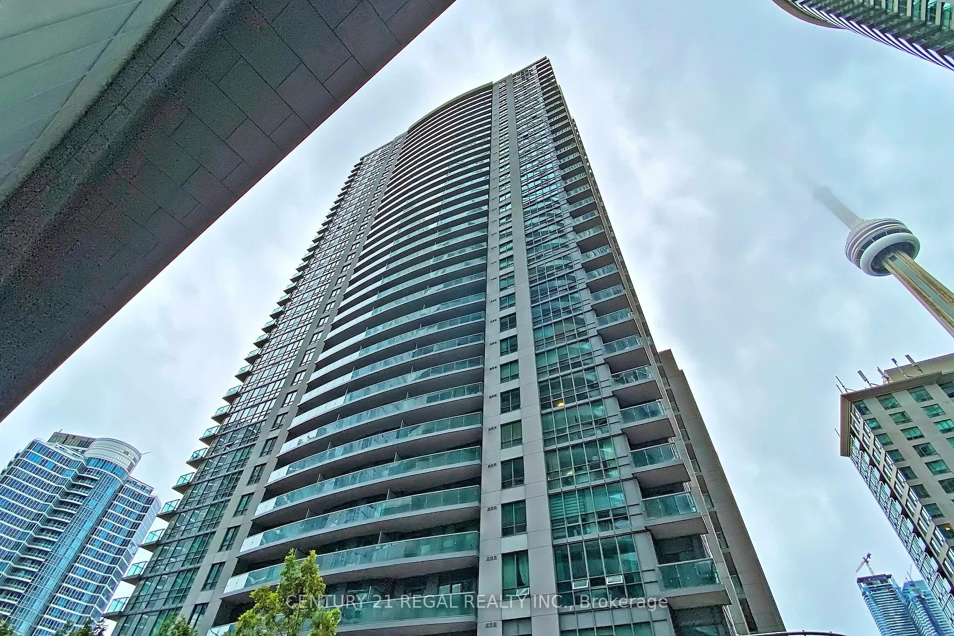 Photo 2 of Unit 2706, 19 Grand Trunk Crescent, Toronto, Waterfront Communities — HOMEH
