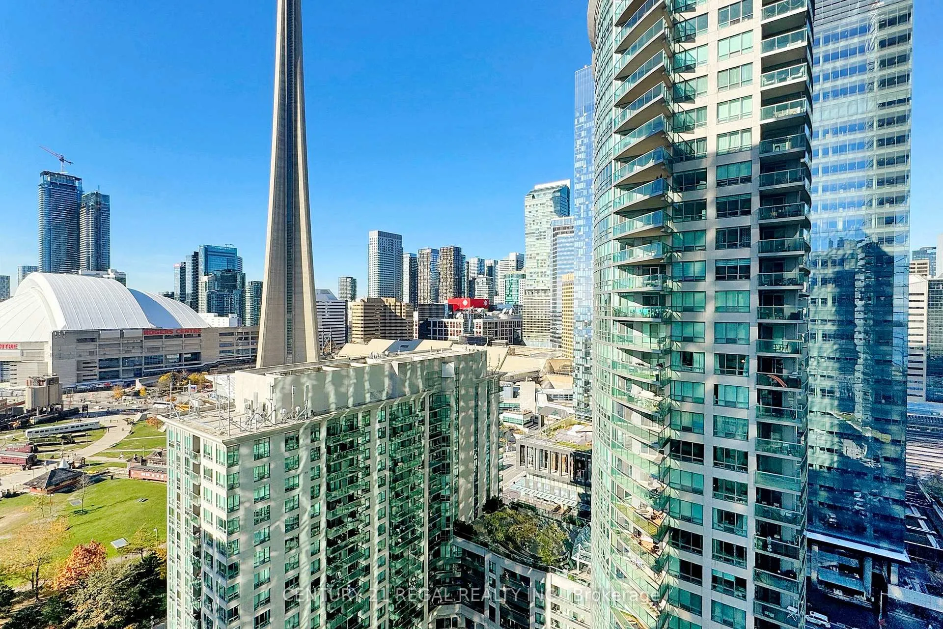 Photo 5 of Unit 2706, 19 Grand Trunk Crescent, Toronto, Waterfront Communities — HOMEH