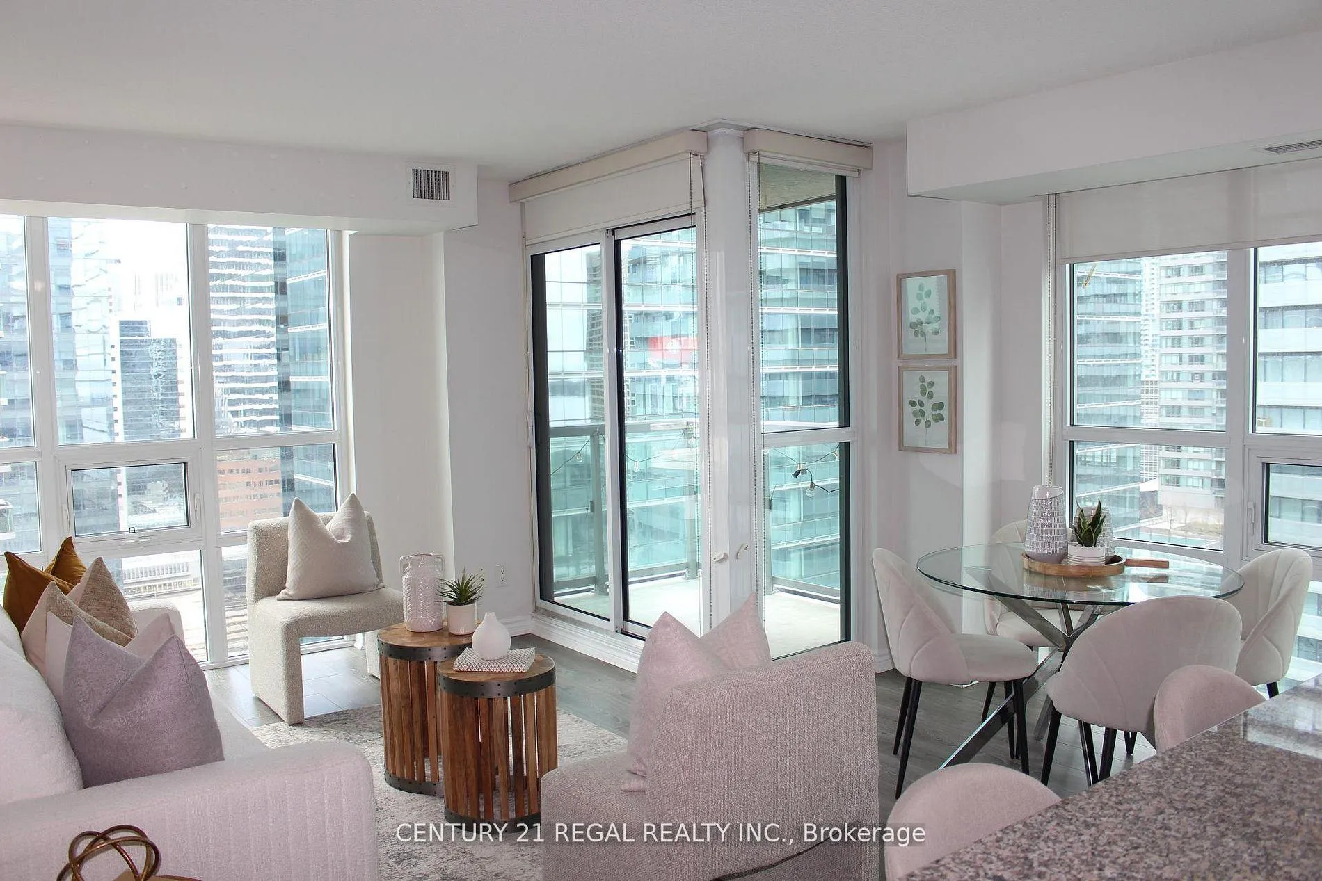Photo 18 of Unit 2706, 19 Grand Trunk Crescent, Toronto, Waterfront Communities — HOMEH