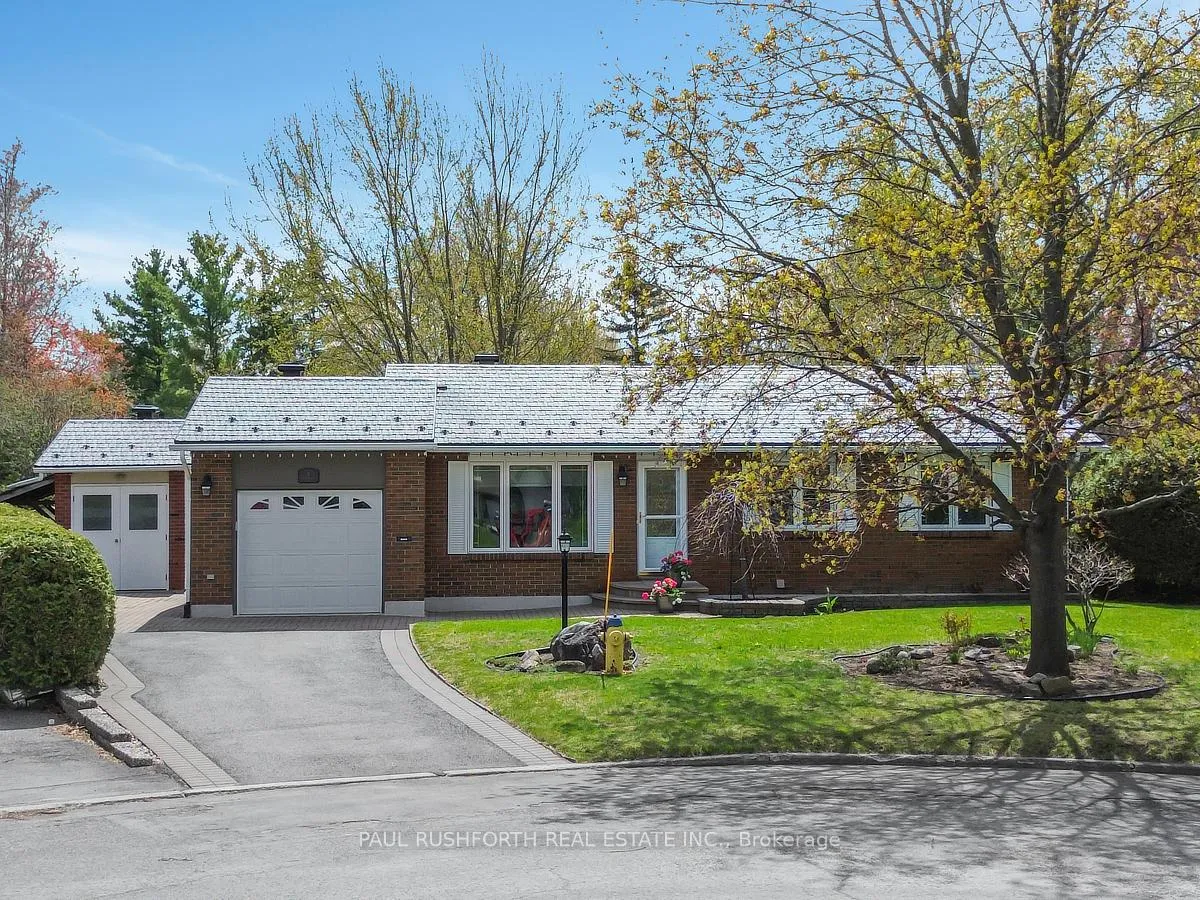 Front of 8 Teakwood Court