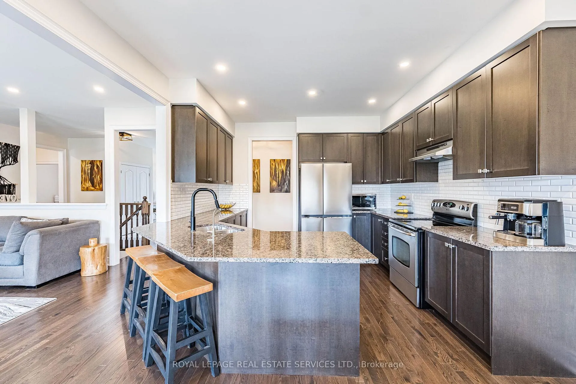Photo 17 of 40 Landscape Drive, Oro-Medonte, Horseshoe Valley — HOMEH