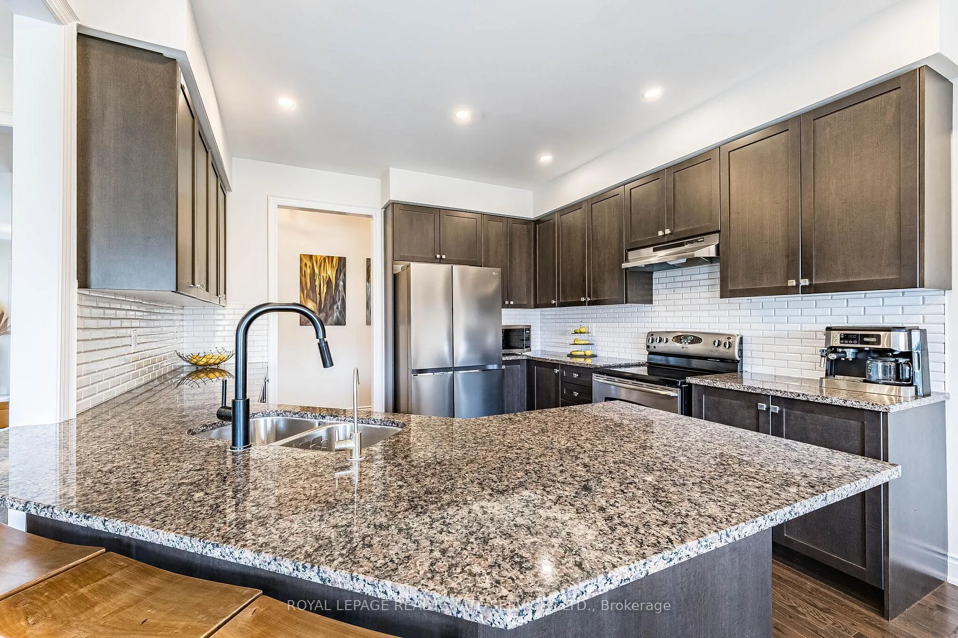 Photo 18 of 40 Landscape Drive, Oro-Medonte, Horseshoe Valley — HOMEH