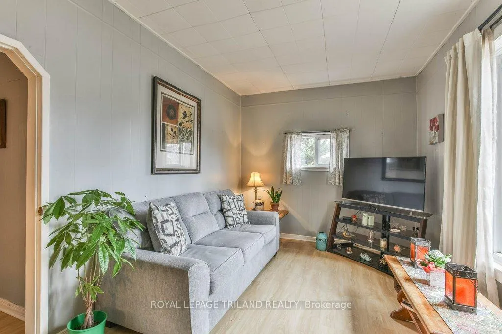 Photo 8 of 11 Mackay Avenue, London, South E — HOMEH