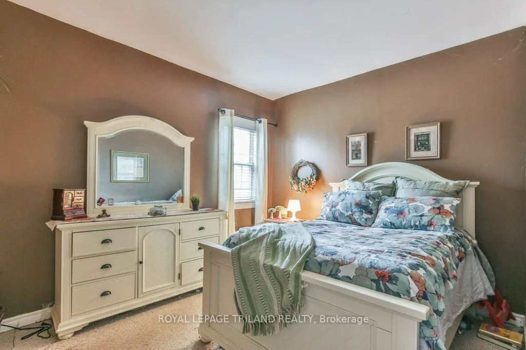 Photo 17 of 11 Mackay Avenue, London, South E — HOMEH