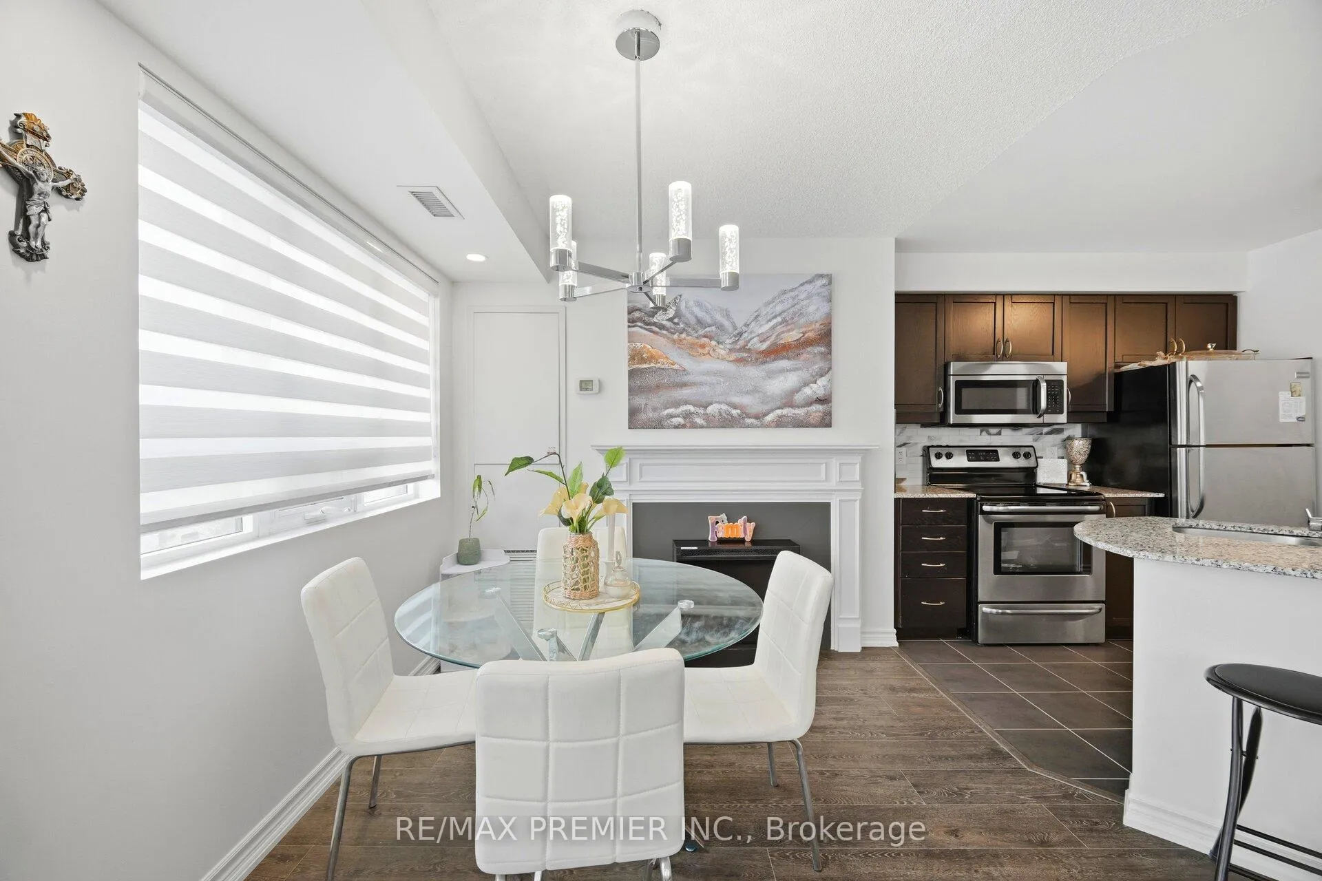 Photo 10 of Unit 203, 7730 Kipling Avenue, Vaughan, Vaughan Grove — HOMEH