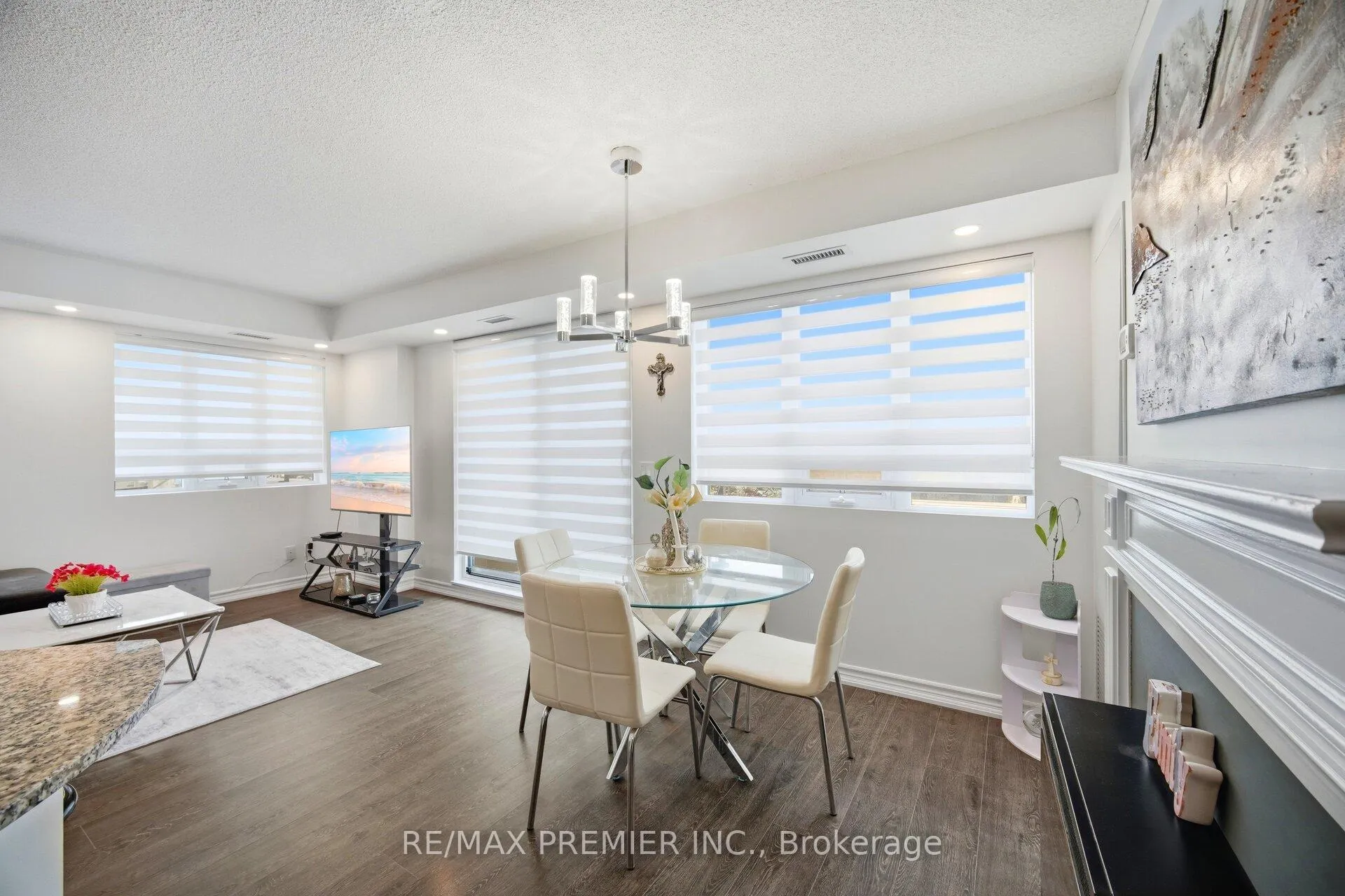 Photo 11 of Unit 203, 7730 Kipling Avenue, Vaughan, Vaughan Grove — HOMEH