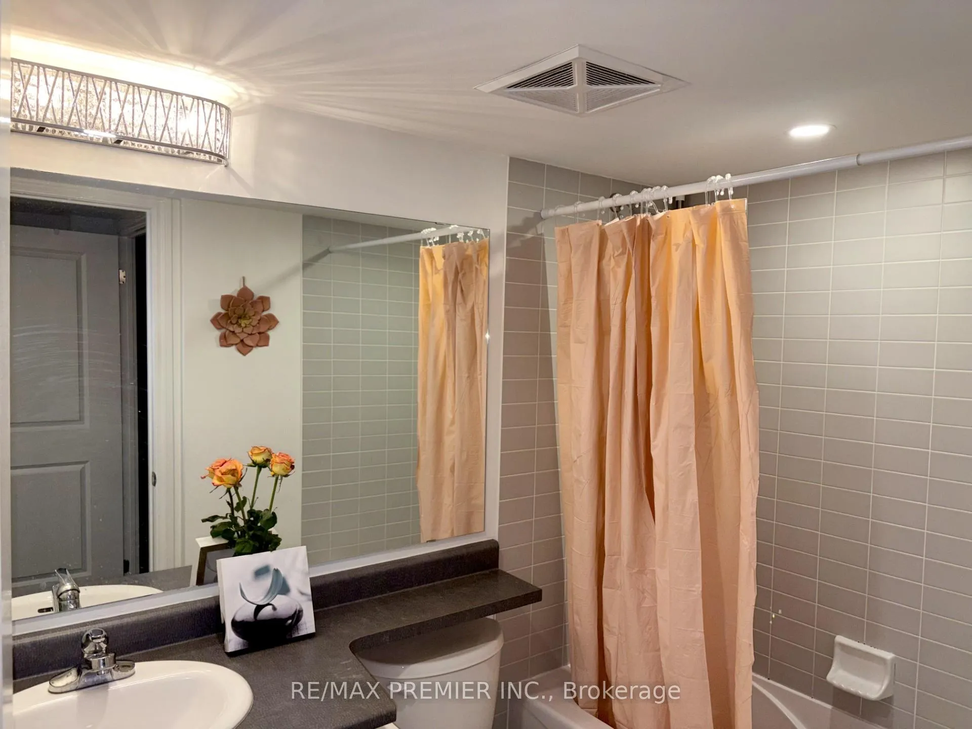 Photo 15 of Unit 203, 7730 Kipling Avenue, Vaughan, Vaughan Grove — HOMEH