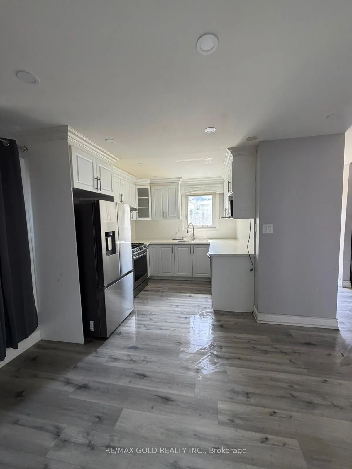 Photo 3 of Unit Upper Leave 1/2nd Floor, 5 Herron Place, Brampton, Central Park — HOMEH