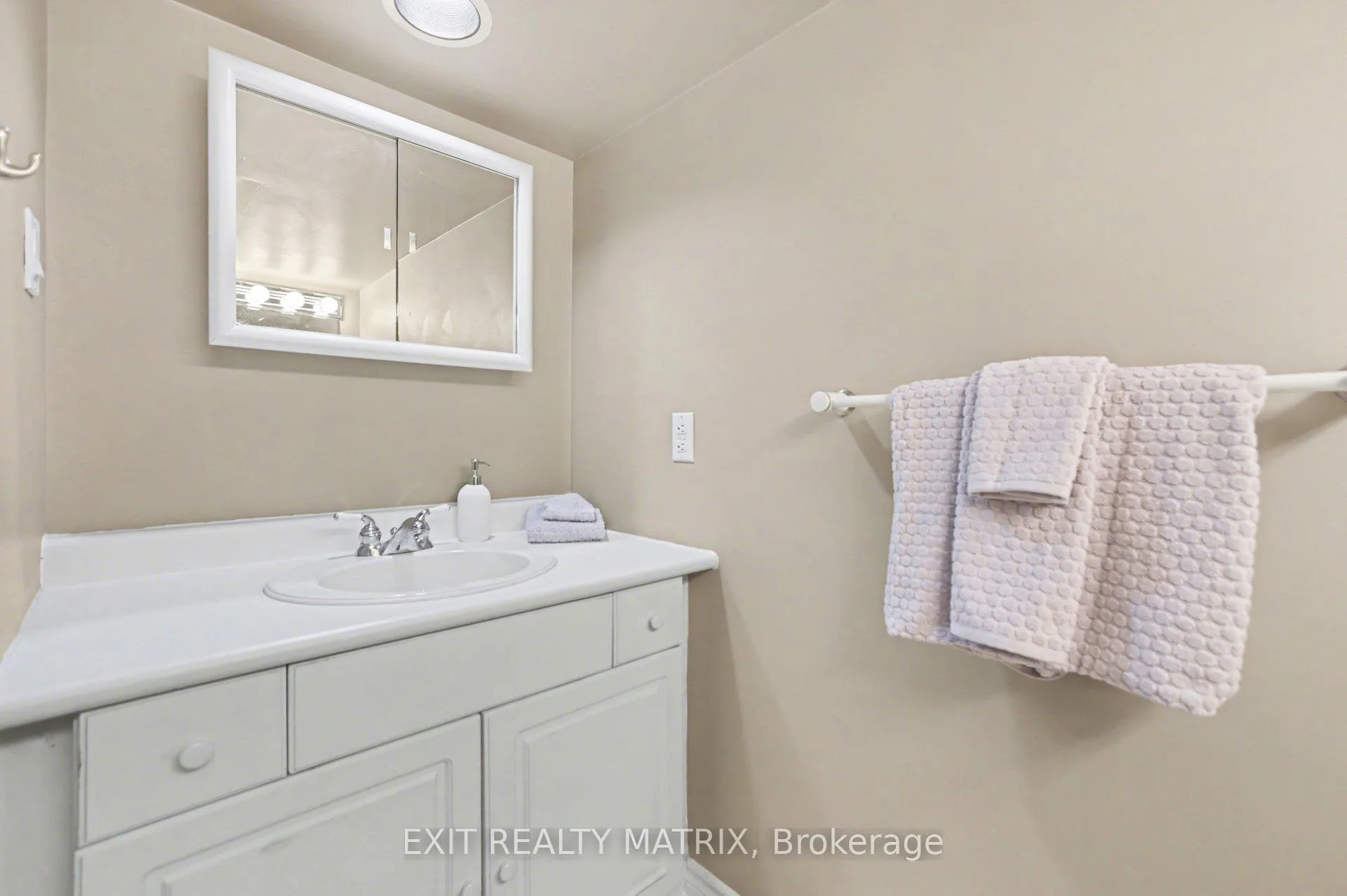 Photo 28 of 1583 Sunview Drive, Ottawa, Orleans/Sunridge — HOMEH