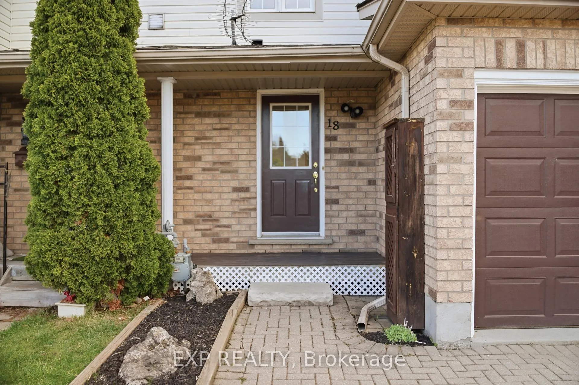 Photo 2 of 18 Prosperity Drive, Kitchener — HOMEH