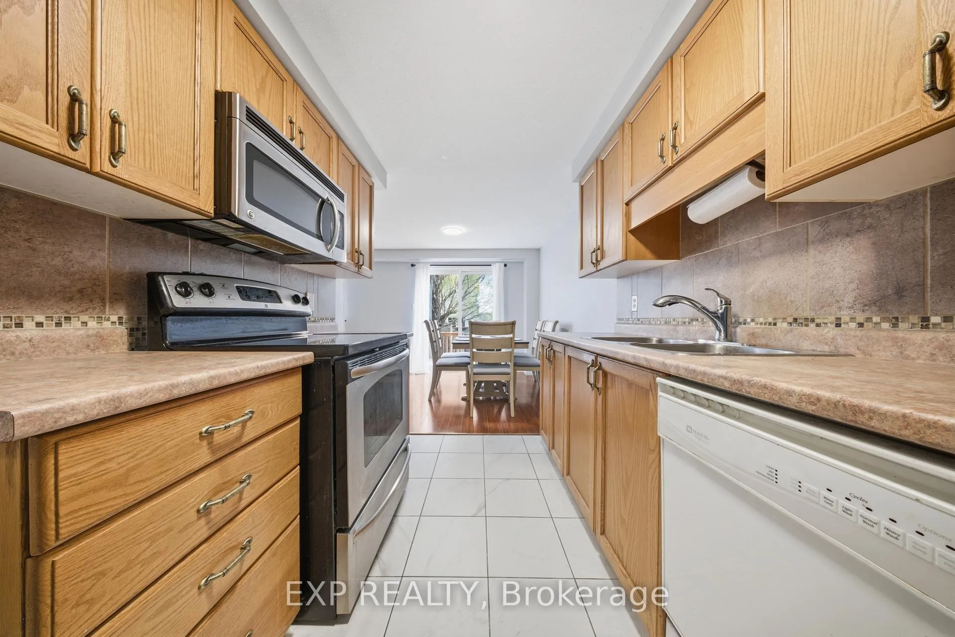 Photo 8 of 18 Prosperity Drive, Kitchener — HOMEH