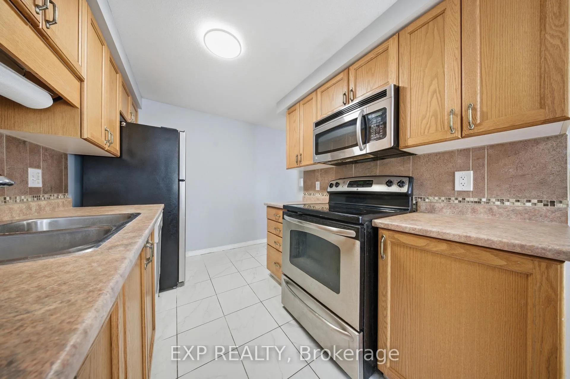 Photo 9 of 18 Prosperity Drive, Kitchener — HOMEH