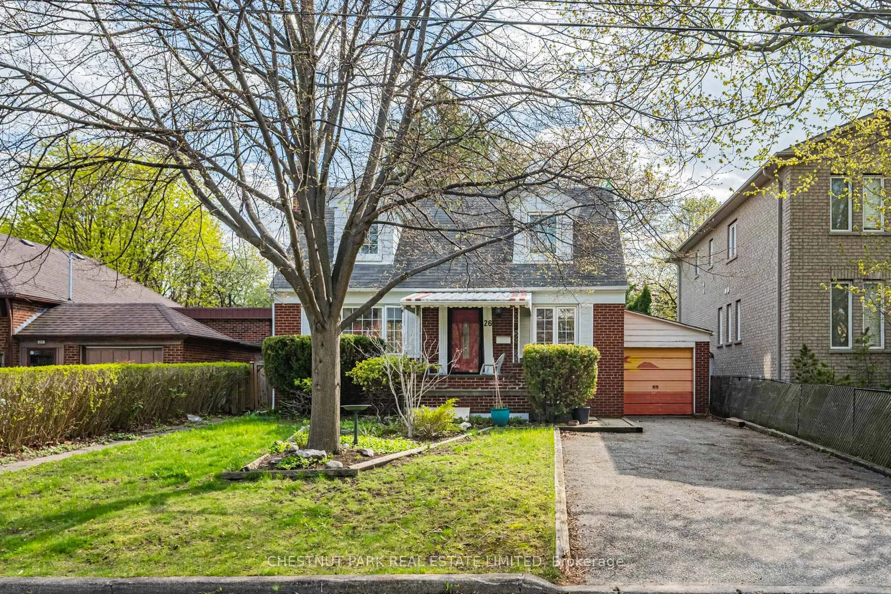 Photo 3 of 26 Roberta Drive, Toronto, Englemount-Lawrence — HOMEH