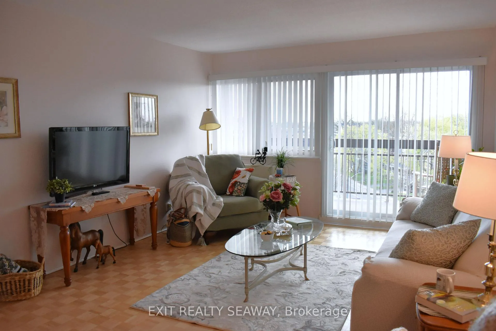 Photo 7 of Unit 702, 308 Second Street E, Cornwall — HOMEH