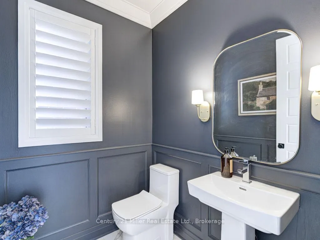 Photo 4 of 517 Kennedy Circle W, Milton, Cobban — HOMEH