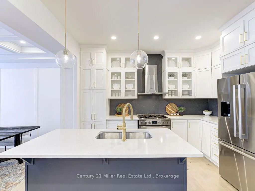 Photo 5 of 517 Kennedy Circle W, Milton, Cobban — HOMEH