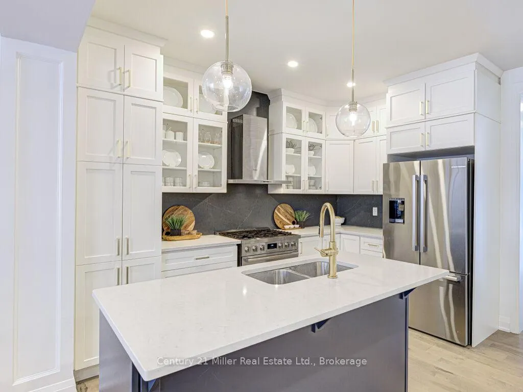 Photo 6 of 517 Kennedy Circle W, Milton, Cobban — HOMEH