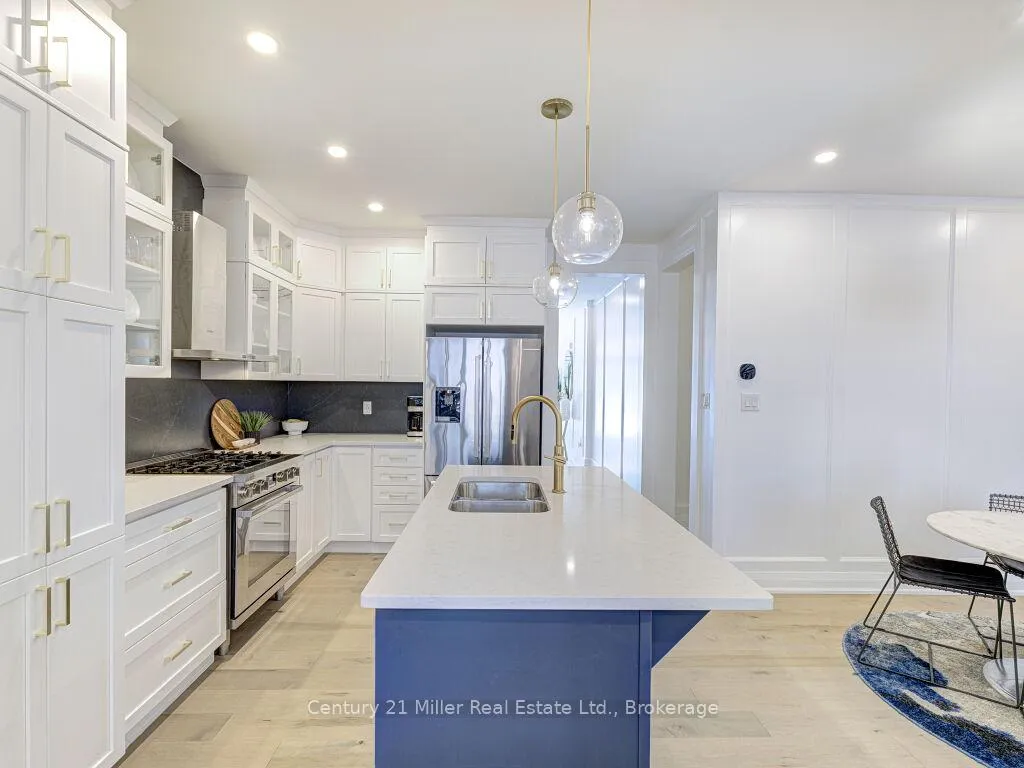 Photo 7 of 517 Kennedy Circle W, Milton, Cobban — HOMEH