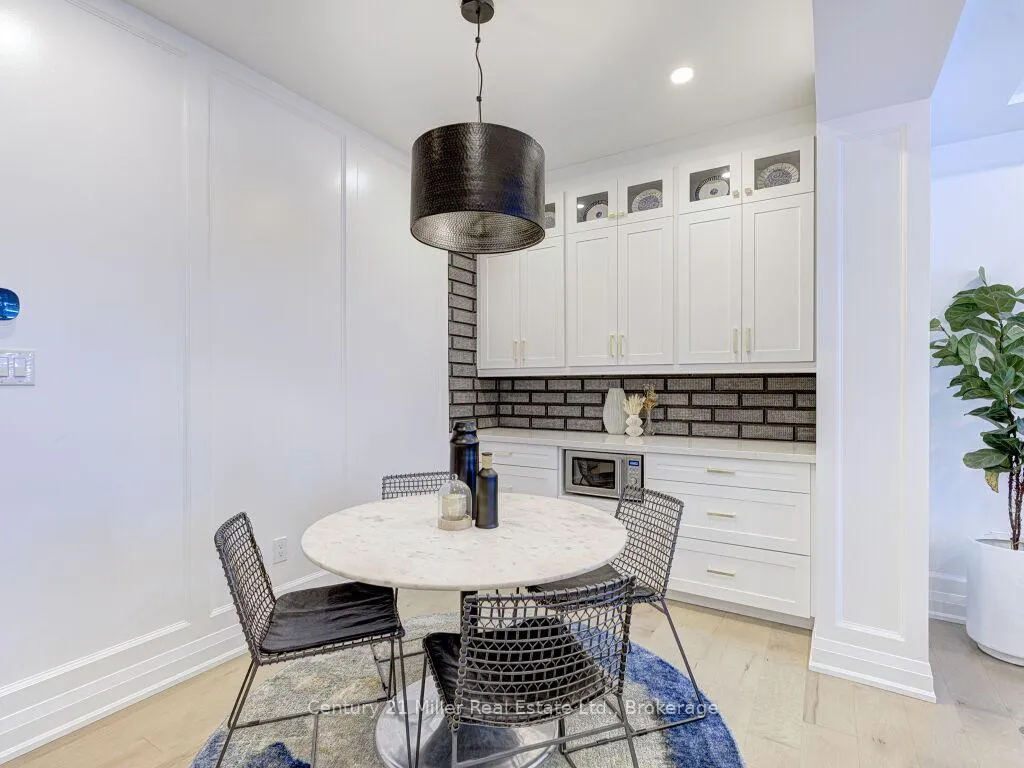 Photo 11 of 517 Kennedy Circle W, Milton, Cobban — HOMEH