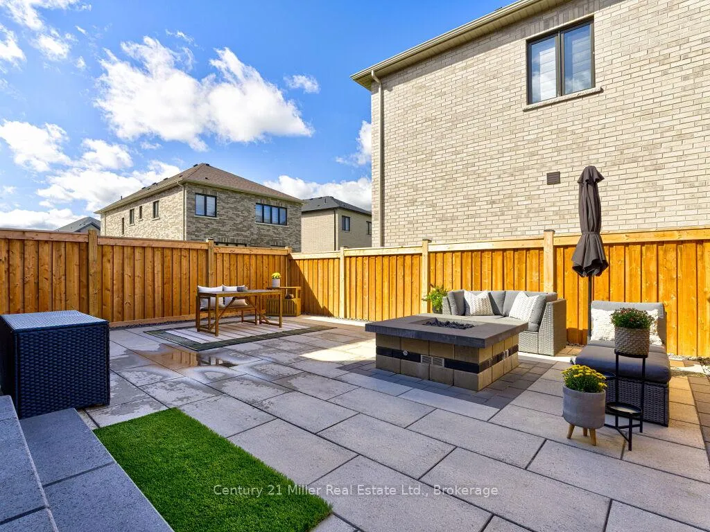 Photo 35 of 517 Kennedy Circle W, Milton, Cobban — HOMEH