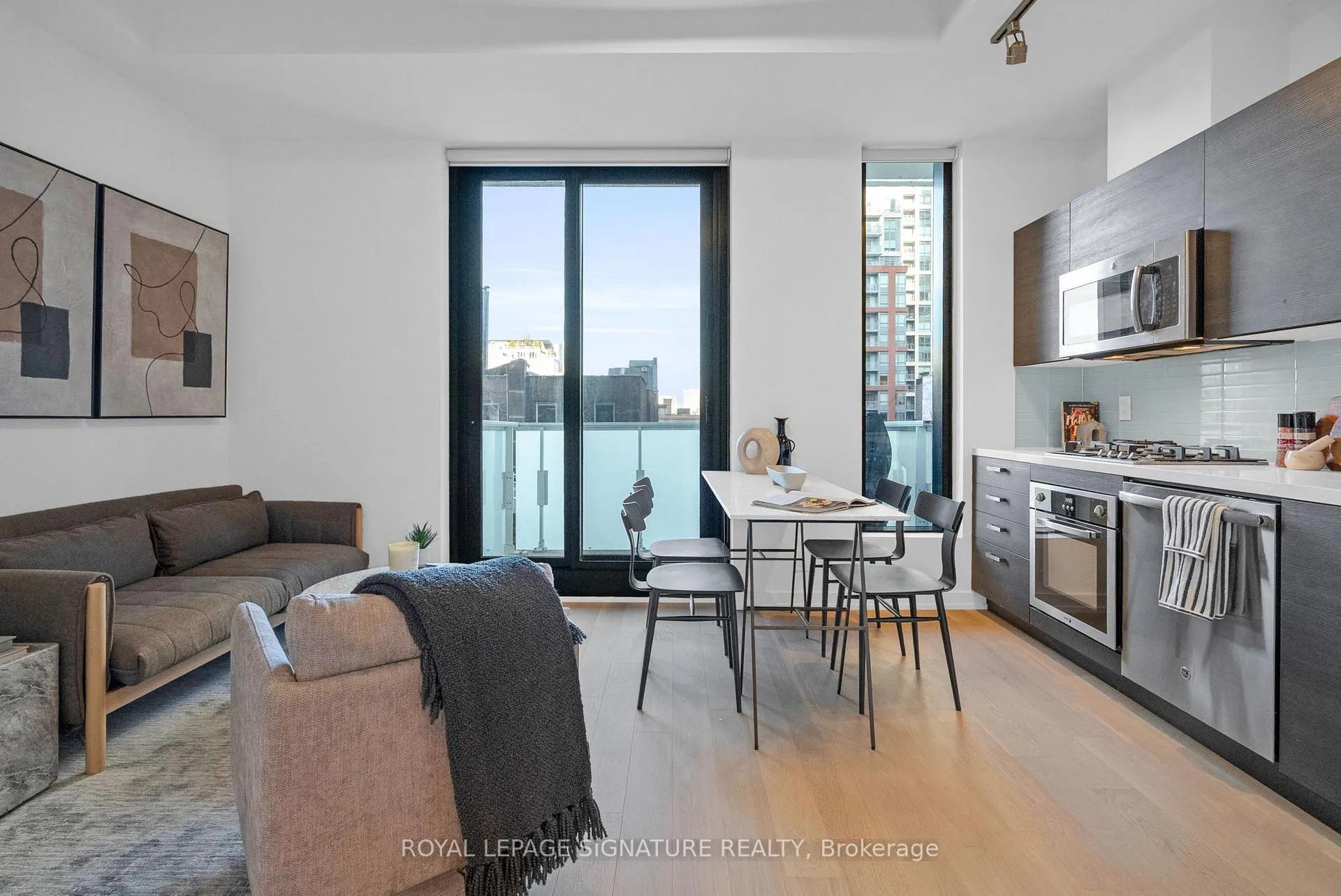 Photo 3 of Unit 606, 11 Charlotte Street, Toronto, Waterfront Communities — HOMEH