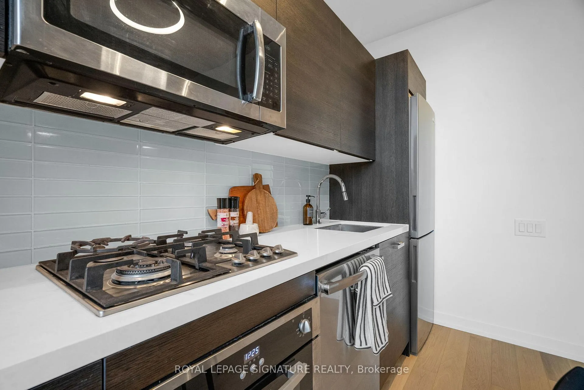 Photo 10 of Unit 606, 11 Charlotte Street, Toronto, Waterfront Communities — HOMEH
