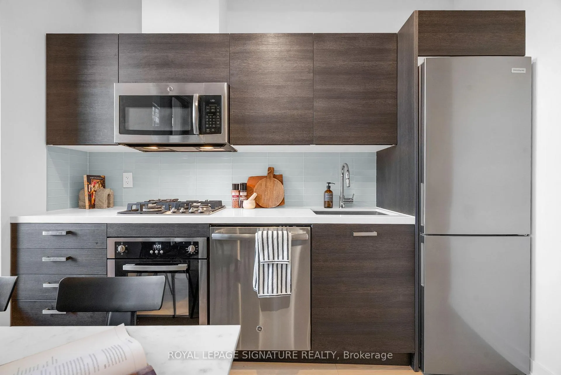 Photo 11 of Unit 606, 11 Charlotte Street, Toronto, Waterfront Communities — HOMEH